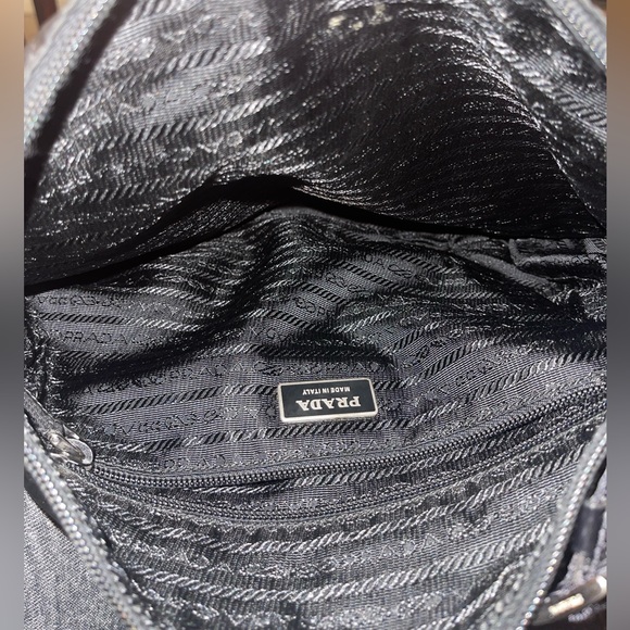 💯AUTHENTIC 🖤 Prada Black Nylon Crossbody 🖤 - Picture 6 of 8